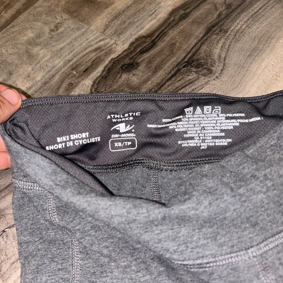 Grey sport bike shorts - Picture 2 of 5